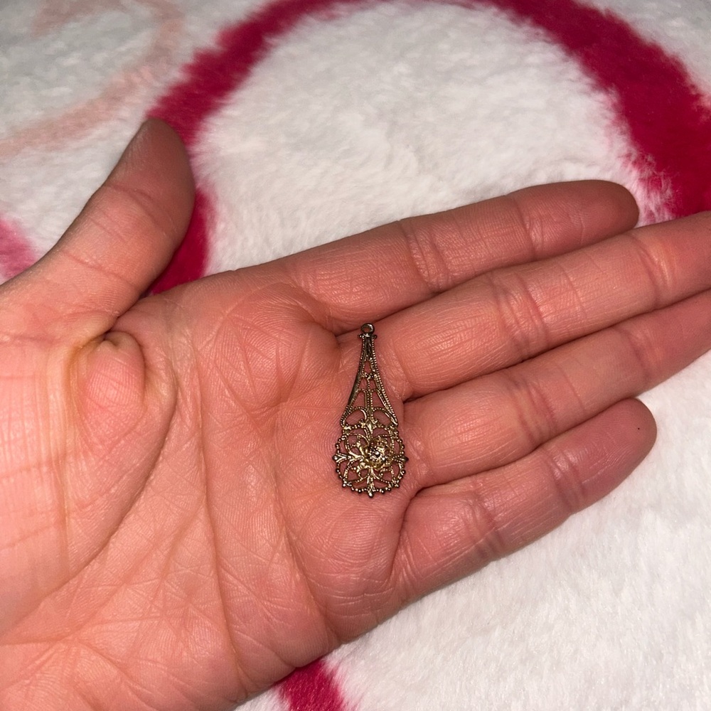 Delicate Filigree Teardrop Pendant - Gold Tone